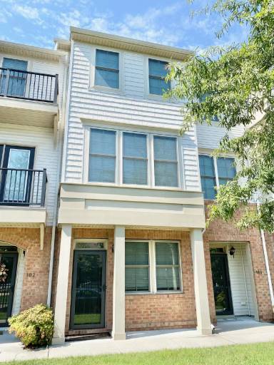 Main picture of 104 Zenith Loop