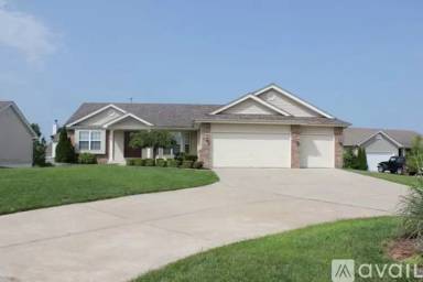 Main picture of 954 Hampshire Heath Dr