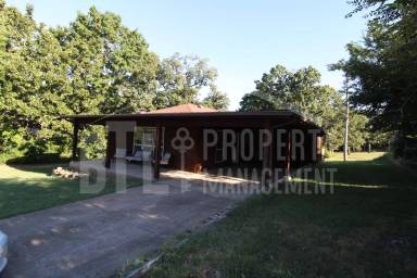 Main picture of 231 Othello Ln