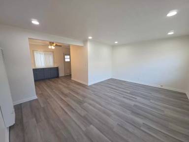 Main picture of 2471 251st St