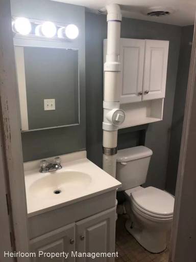 Main picture of 621 E 10th St
