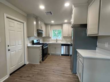 Main picture of 3313 Lynnwood Ln