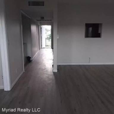 Main picture of 3075 Gardens East Dr