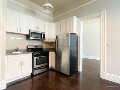 Main picture of 983 Valencia St