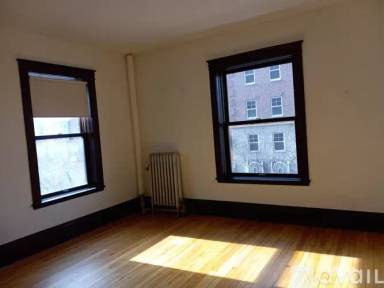 Main picture of 1303 Yale Pl