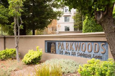 Main picture of Parkwoods Condos