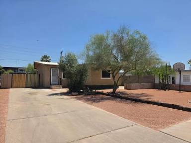 Main picture of 1243 N Oleander St
