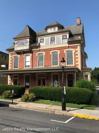 Main picture of 113 S Spring Street 210 Cherry Ln