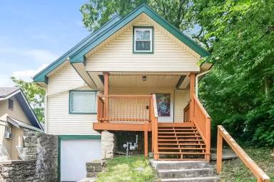 Main picture of 3812 E 36th St
