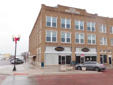 Main picture of 106 W 6th Ave