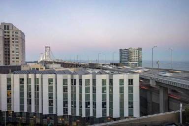 Main picture of One Rincon Hill