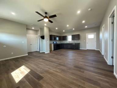 Main picture of 911 Dishman Cir