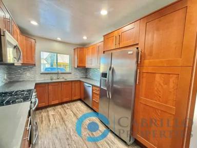 Main picture of 4733 Utah St