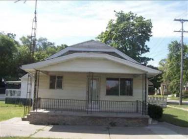 Main picture of 925 Bradley Ave