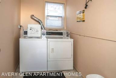 Main picture of Avery Glen Apartments