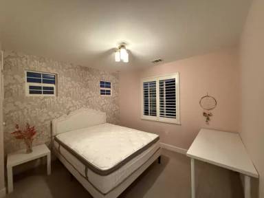 Main picture of 210 Selby Ln