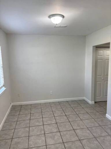 Main picture of 8410 Williamsburg Cir