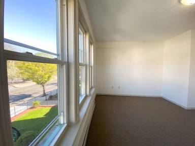 Main picture of 11 Webster St