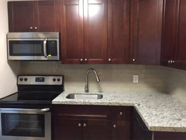 Main picture of 2255 NE 51st St