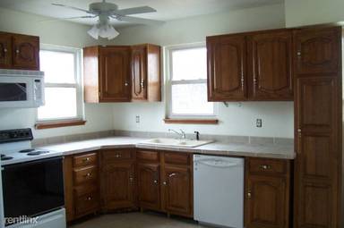 Main picture of 604 Moore Ave