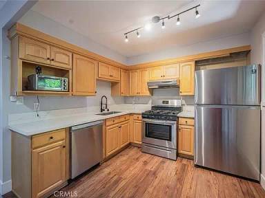 Main picture of 4875 Cole St