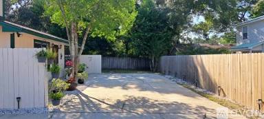 Main picture of 160 Rickey Ave