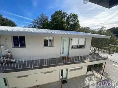 Main picture of 261 E State St