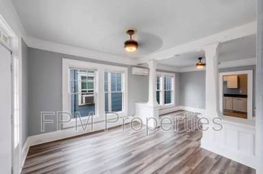 Main picture of 117 E 4th St
