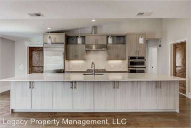 Main picture of 1560 Race St