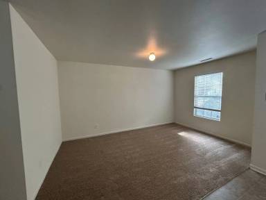 Main picture of 3015 Meadow Knoll Dr