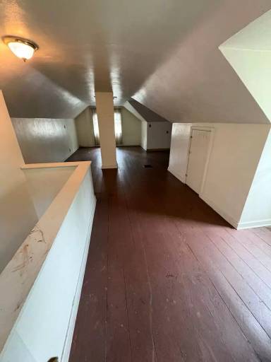 Main picture of 440 Cutler St