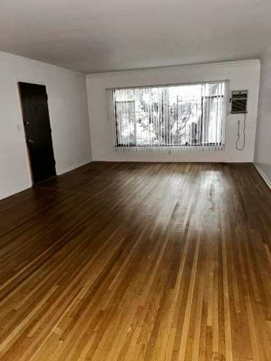 Main picture of 1850 N La Brea Ave