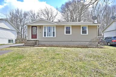 Main picture of 7646 Venice Heights Dr NE
