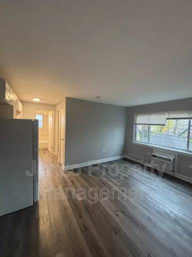 Main picture of 2123 119th St