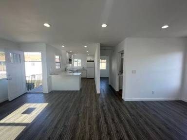 Main picture of 2458 Chestnut Ave