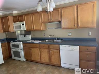 Main picture of 170 N Main St