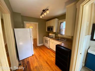 Main picture of 1009 Sylvia St