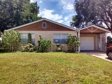 Main picture of 370 NW Concord Dr