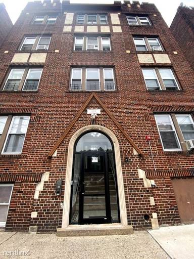 Main picture of 130 Corbin Ave
