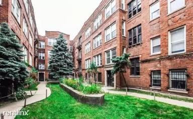 Main picture of 4622 S Lake Park Ave