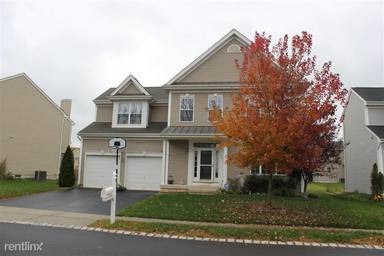 Main picture of 7 Sagamore Ln