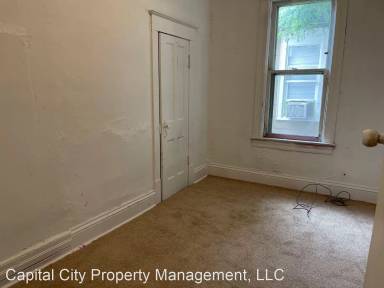 Main picture of 1919 E Edwards St