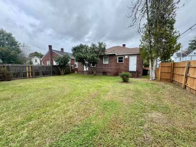 Main picture of 1001 Cedar St