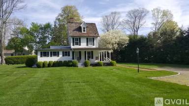 Main picture of 275 Main St