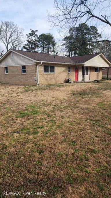 Main picture of 111 Colonial Rd