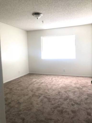 Main picture of Oaktree 13710 Chadron Ave