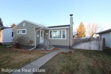 Main picture of 1416 16th St S