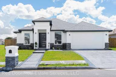 Main picture of 529 Country Club Dr
