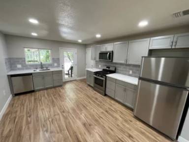 Main picture of 1860 Point View Dr