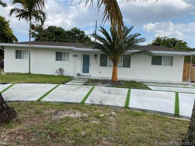 Main picture of 5550 NW 182nd St